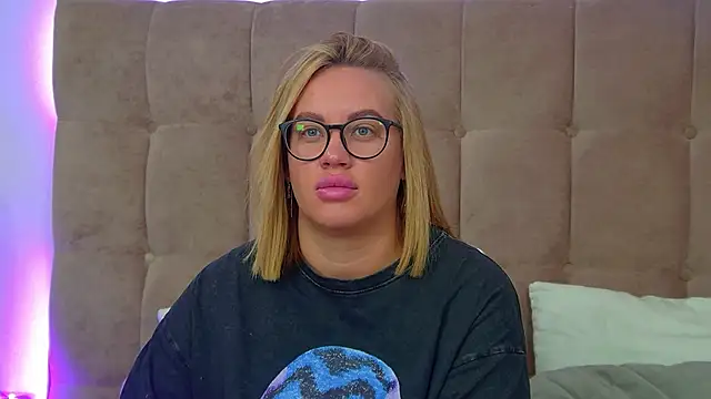 MariaNeumann online show from November 2025 06:24:01 AM