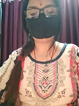 Aishwaryaa 69 online show from November 2025 01:04:01 PM