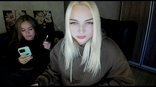  NigoNika online show from October 2025 09:02:02 PM