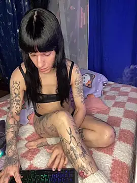 Snapshot of giuli_zerozero chatting on November 2025 03:25:02 PM giuli zerozero online show from November 2025 03:25:02 PM