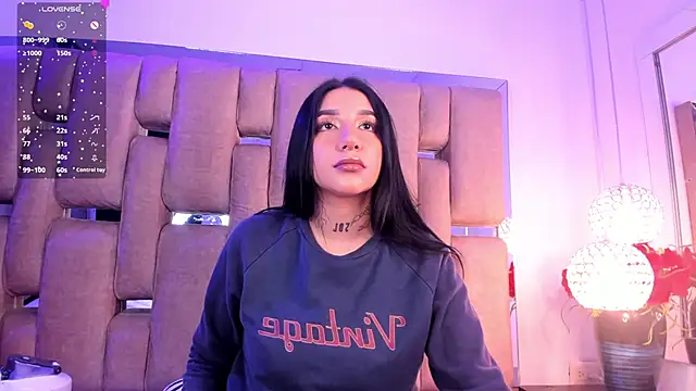 Snapshot of Leiaa_ chatting on December 2024 05:20:02 AM Leiaa online show from December 2024 05:20:02 AM