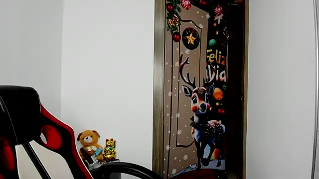 Snapshot of Sweet-Suck69 chatting on January 2025 09:04:01 PM Sweet-Suck69 online show from January 2025 09:04:01 PM