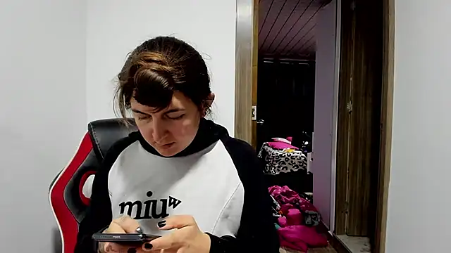 Snapshot of Sweet-Suck69 chatting on February 2025 04:44:02 AM Sweet-Suck69 online show from February 2025 04:44:02 AM