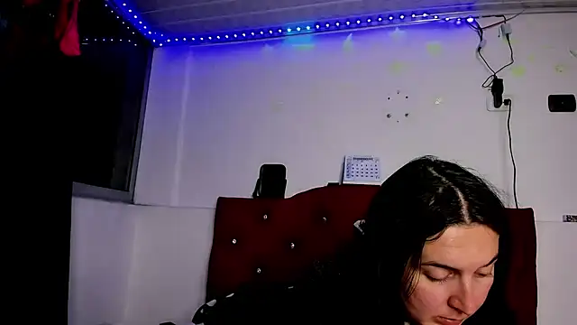 Snapshot of Sweet-Suck69 chatting on March 2025 07:02:01 AM Sweet-Suck69 online show from March 2025 07:02:01 AM