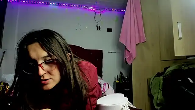 Snapshot of Sweet-Suck69 chatting on March 2025 04:05:02 AM Sweet-Suck69 online show from March 2025 04:05:02 AM