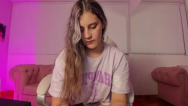 Snapshot of Giia_paiige18 chatting on January 2025 03:34:01 AM Giia paiige18 online show from January 2025 03:34:01 AM