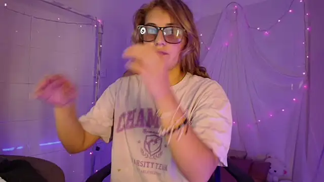 Snapshot of Giia_paiige18 chatting on November 2025 10:07:02 PM Giia paiige18 online show from November 2025 10:07:02 PM