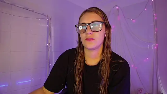 Snapshot of Giia_paiige18 chatting on November 2025 01:33:02 PM Giia paiige18 online show from November 2025 01:33:02 PM