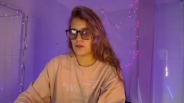 Snapshot of Giia_paiige18 chatting on December 2025 01:42:01 PM Giia paiige18 online show from December 2025 01:42:01 PM