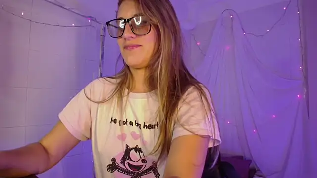 Snapshot of Giia_paiige18 chatting on December 2025 11:09:02 PM Giia paiige18 online show from December 2025 11:09:02 PM