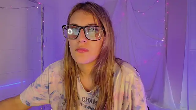 Snapshot of Giia_paiige18 chatting on December 2025 06:13:02 PM Giia paiige18 online show from December 2025 06:13:02 PM