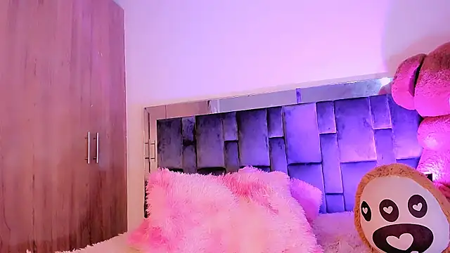 Snapshot of Vianca_Chanel chatting on January 2025 12:12:02 AM Vianca Chanel online show from January 2025 12:12:02 AM