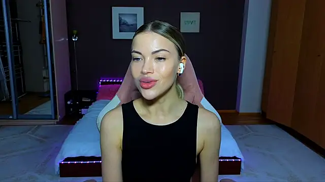 EmmyMills online show from January 2025 01:39:02 AM