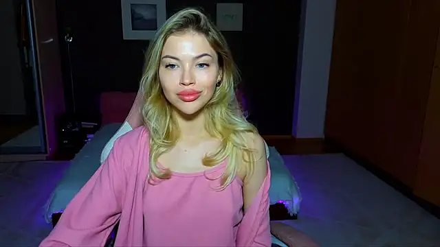 EmmyMills online show from February 2025 10:21:02 PM