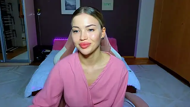 EmmyMills online show from February 2025 01:24:01 AM