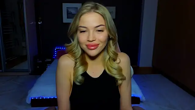 EmmyMills online show from March 2025 10:10:02 PM