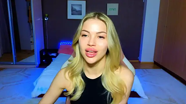 EmmyMills online show from March 2025 06:36:01 PM