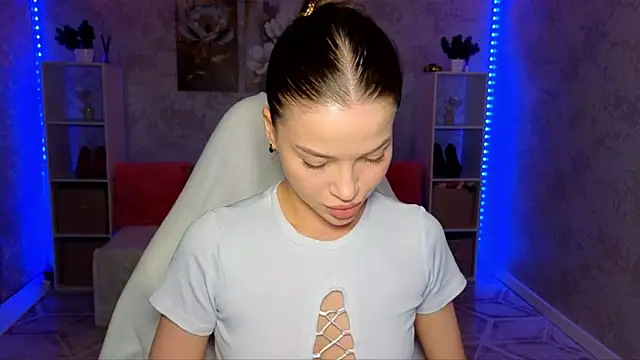 EmmyMills online show from May 2026 09:42:02 PM