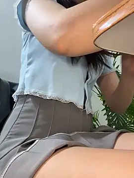 Snapshot of Lami_Mi chatting on December 2025 07:28:02 AM Lami Mi online show from December 2025 07:28:02 AM