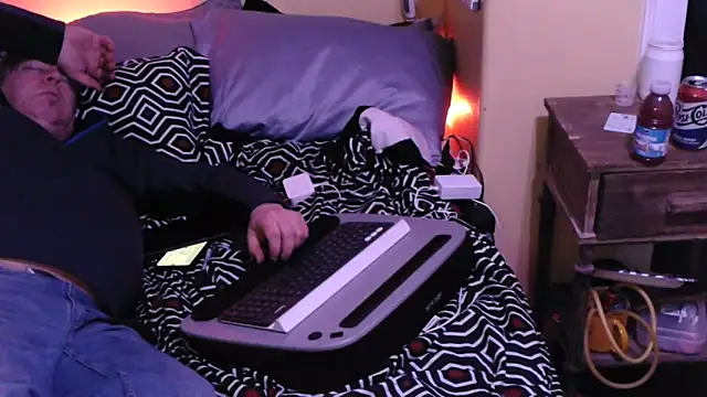 Mic Oxinner online show from February 2026 11:24:02 PM