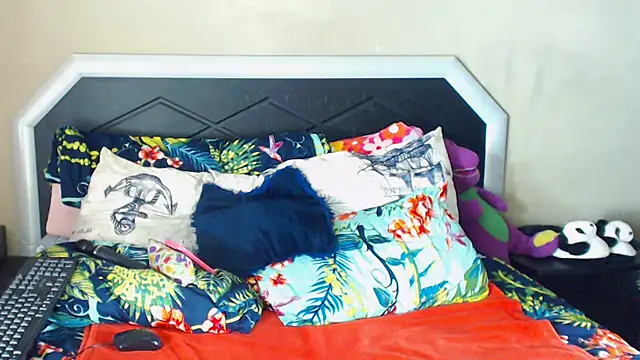 Snapshot of Bulkyyass chatting on October 2025 05:29:02 AM Bulkyyass online show from October 2025 05:29:02 AM