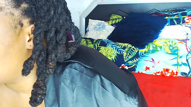 Snapshot of Bulkyyass chatting on January 2026 04:06:02 AM Bulkyyass online show from January 2026 04:06:02 AM