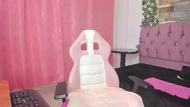 Snapshot of elizabeth_mature23 chatting on December 2024 01:46:01 PM elizabeth mature23 online show from December 2024 01:46:01 PM