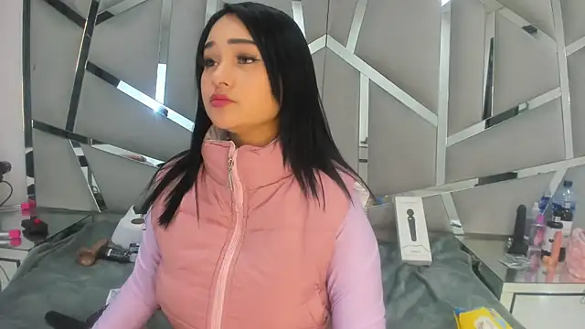 Snapshot of Catherinee69_x chatting on January 2025 10:34:02 AM Catherinee69 x online show from January 2025 10:34:02 AM