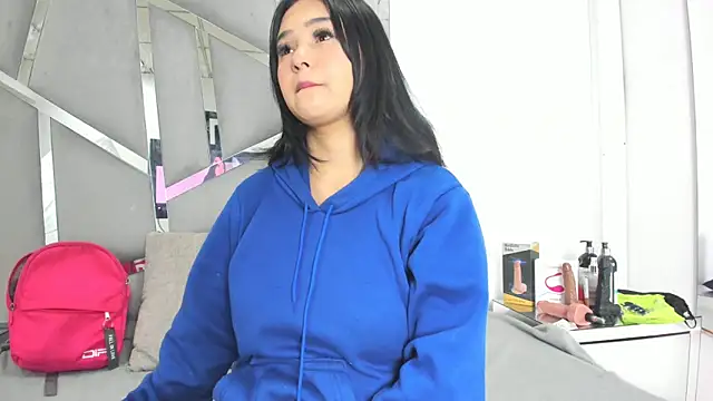 Snapshot of Catherinee69_x chatting on October 2025 03:48:01 AM Catherinee69 x online show from October 2025 03:48:01 AM