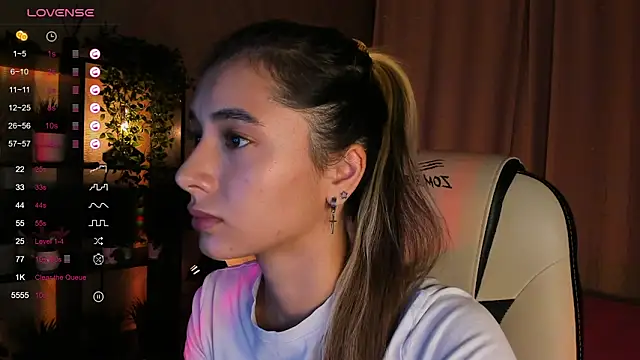 DarlaLike online show from September 2025 04:01:01 AM