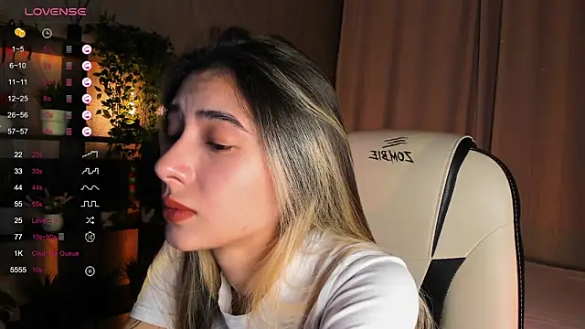 DarlaLike online show from October 2025 04:09:02 AM