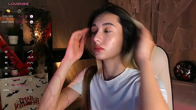 Snapshot of DarlaLike chatting on October 2025 03:30:01 AM DarlaLike online show from October 2025 03:30:01 AM