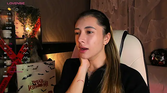 Snapshot of DarlaLike chatting on October 2025 03:40:01 AM DarlaLike online show from October 2025 03:40:01 AM