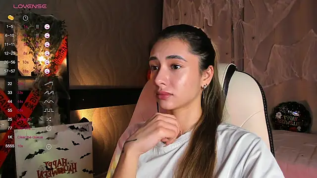 Snapshot of DarlaLike chatting on November 2025 04:03:02 AM DarlaLike online show from November 2025 04:03:02 AM