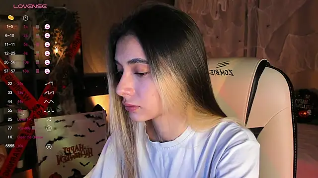 Snapshot of DarlaLike chatting on November 2025 03:42:02 AM DarlaLike online show from November 2025 03:42:02 AM