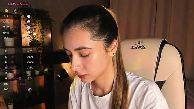 Snapshot of DarlaLike chatting on November 2025 03:39:02 AM DarlaLike online show from November 2025 03:39:02 AM