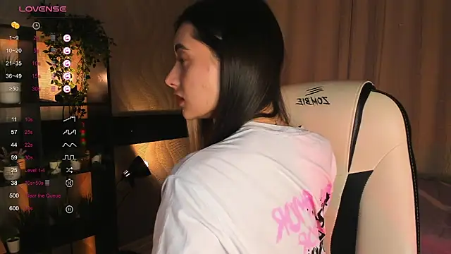 Snapshot of DarlaLike chatting on November 2025 03:38:02 AM DarlaLike online show from November 2025 03:38:02 AM