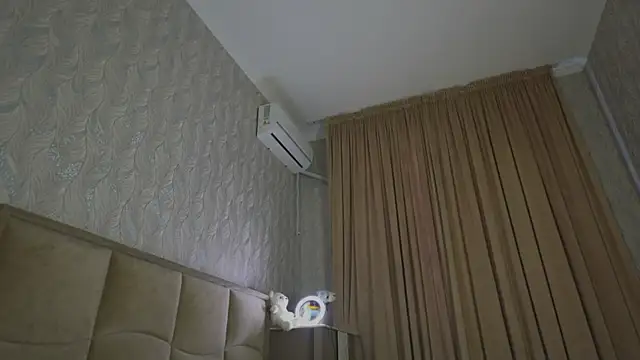 Snapshot of heyheyneko chatting on April 2026 09:43:01 AM heyheyneko online show from April 2026 09:43:01 AM