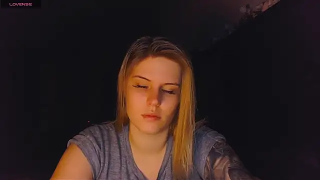 Snapshot of VoluptuousDreams chatting on February 2025 04:53:01 PM VoluptuousDreams online show from February 2025 04:53:01 PM
