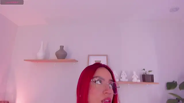 Scarlett Morgan  online show from March 2025 08:00:01 PM