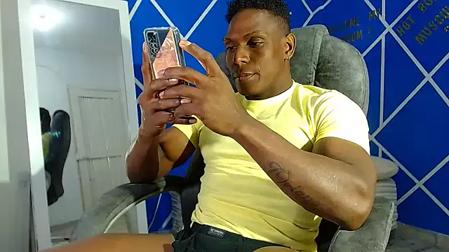 Snapshot of alexander_megan chatting on February 2025 01:34:01 AM alexander megan online show from February 2025 01:34:01 AM