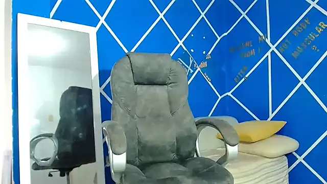 Snapshot of alexander_megan chatting on September 2025 08:43:01 PM alexander megan online show from September 2025 08:43:01 PM