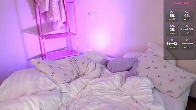 Snapshot of KatieMelone chatting on October 2025 11:53:02 AM KatieMelone online show from October 2025 11:53:02 AM