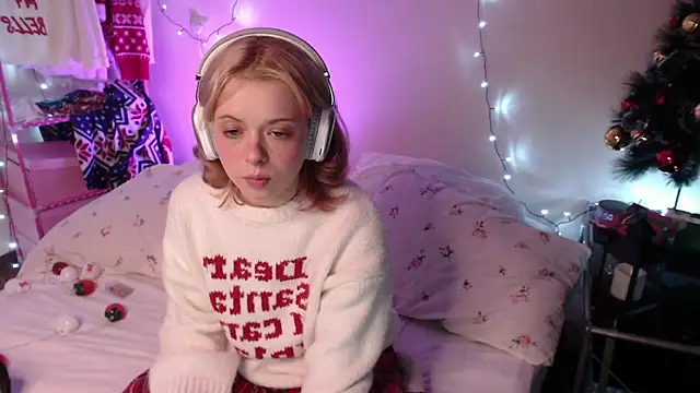 Snapshot of KatieMelone chatting on December 2025 11:31:01 PM KatieMelone online show from December 2025 11:31:01 PM