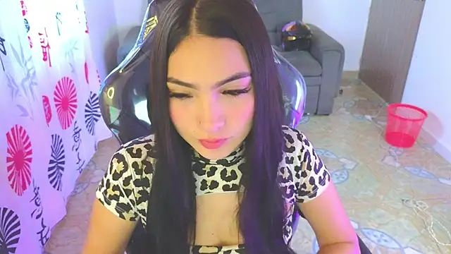 Snapshot of keity_moon chatting on September 2025 02:28:01 PM keity moon online show from September 2025 02:28:01 PM