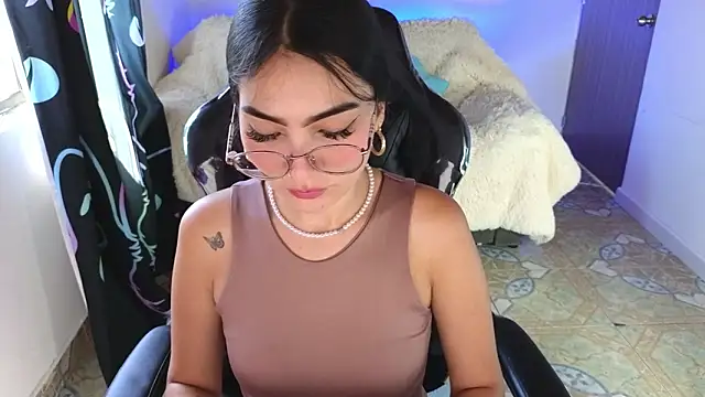 Snapshot of keity_moon chatting on February 2026 03:02:01 PM keity moon online show from February 2026 03:02:01 PM