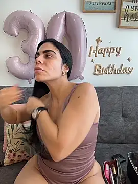 valecruz903 online show from November 2025 04:51:02 PM