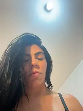 valecruz903 online show from December 2025 05:43:02 PM