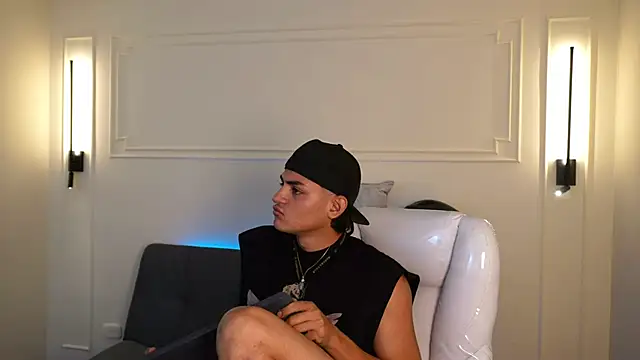 Paradise boy s online show from January 2025 02:41:01 AM