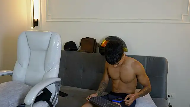 Paradise boy s online show from January 2025 02:14:01 AM